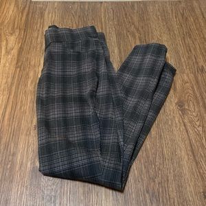 Black checkered, pull on skinny jeans